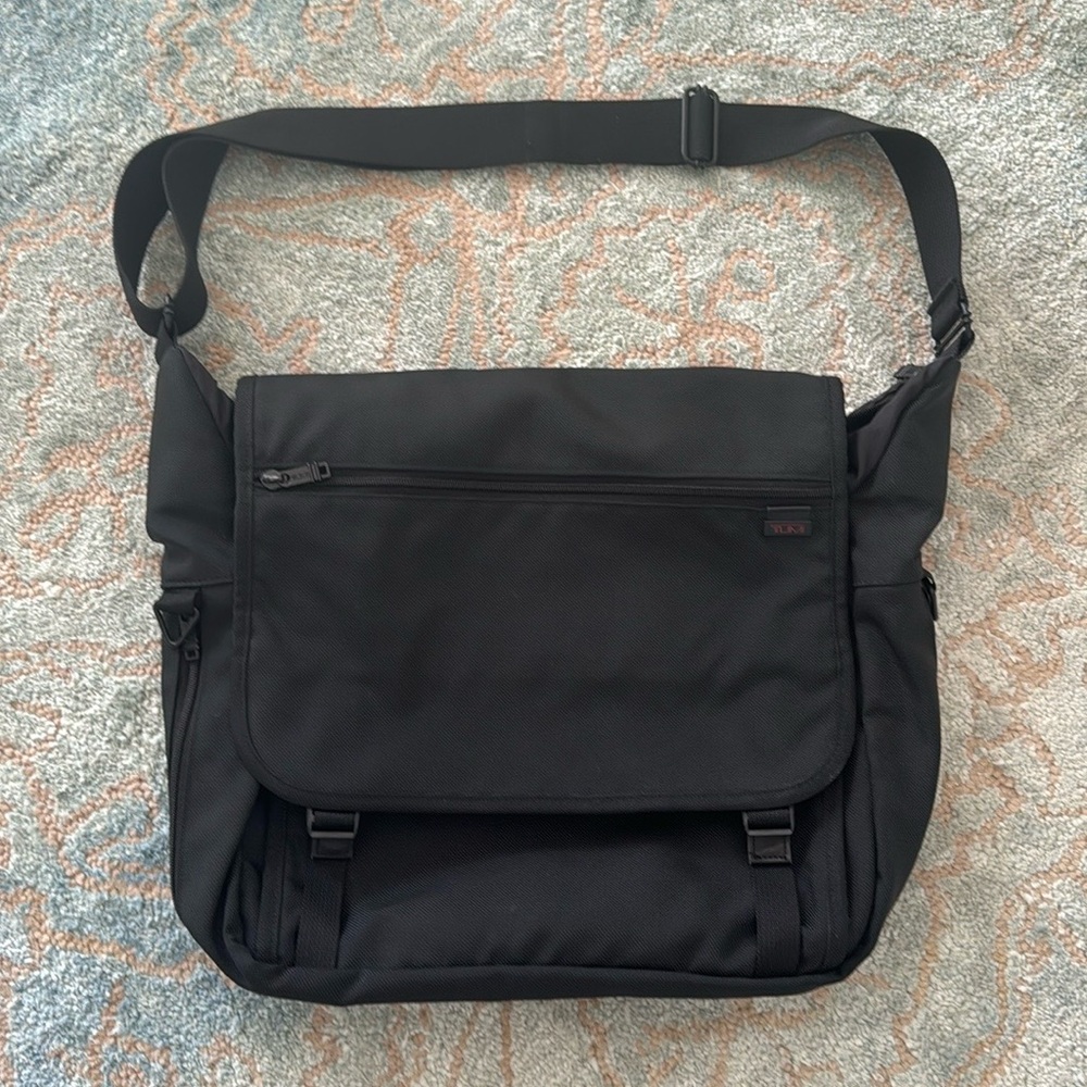 TUMI Authentic Sadler Brief - BLACK